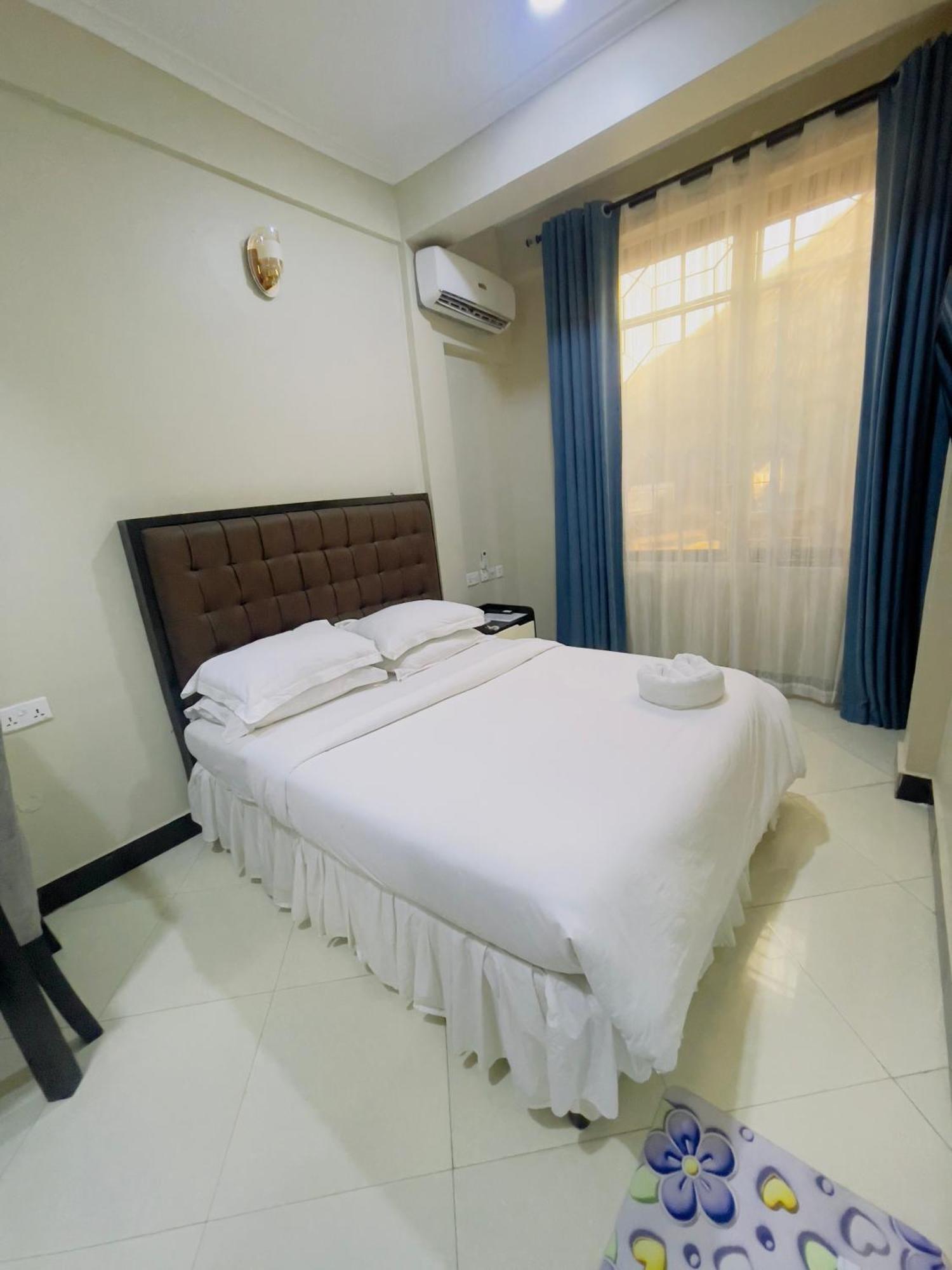 Diary Hotel Dar es Salaam Exterior foto
